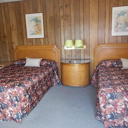 Atomic Inn Beatty Near Death Valley Екстериор снимка