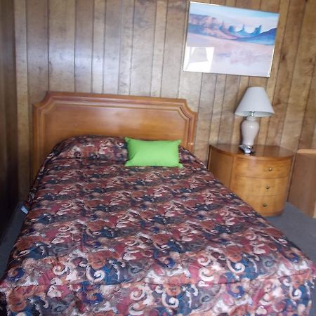 Atomic Inn Beatty Near Death Valley Екстериор снимка