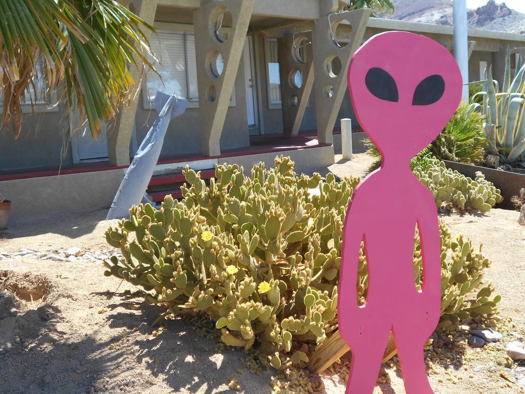 Atomic Inn Beatty Near Death Valley Екстериор снимка