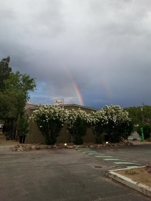 Atomic Inn Beatty Near Death Valley Екстериор снимка